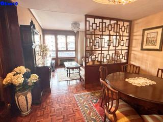 Appartement à Plaza del carbayón 6. V01/11p821