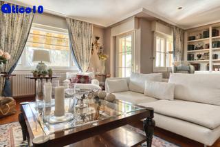 Maison jumelée à Llanera. Impecable / sur / en esquina