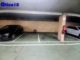 Aparcament cotxe a Calle real oviedo 4. Posibilidad de venta de 2 plazas contiguas.
