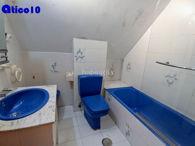 Foto 11b57972-ec02-452b-925a-052e48e4638b. Àtic amb xemeneia calefacció a Ciudad Naranco - Prados de La Fuente Oviedo