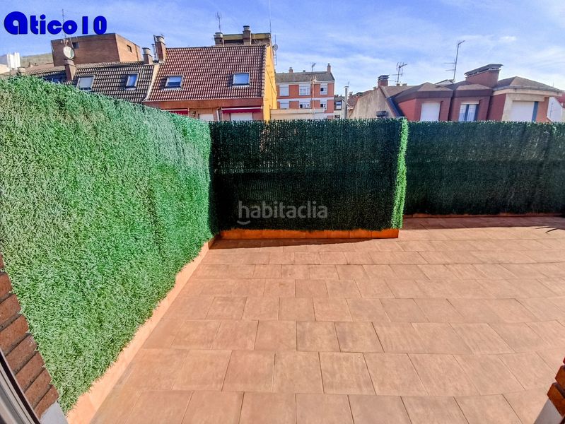 Foto 2d322fb5-68fa-4073-8e7f-02f965e73a9d. Àtic amb xemeneia calefacció a Ciudad Naranco - Prados de La Fuente Oviedo