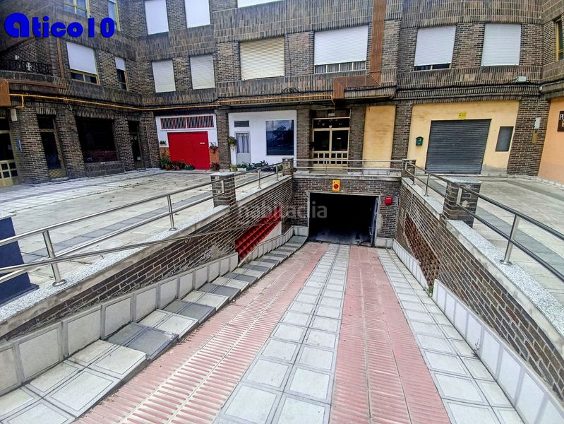 Foto dc262aa6-7add-4f95-890a-93209d5ba5ba. Aparcament cotxe a calle santa isabel 24 a Lugones Siero