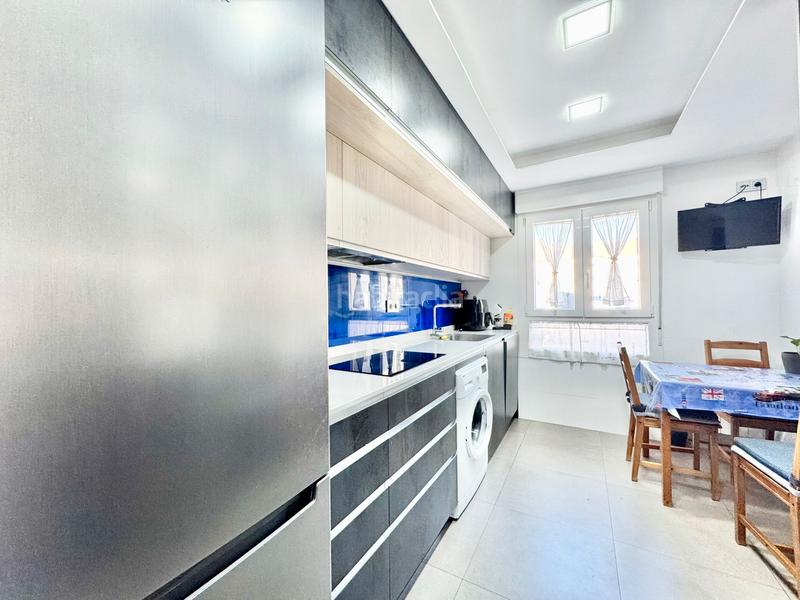 Foto 99dcfdb4-9b72-4114-8eb7-aecbfe635477. Appartamento con parcheggio in Aranbizkarra Vitoria - Gasteiz
