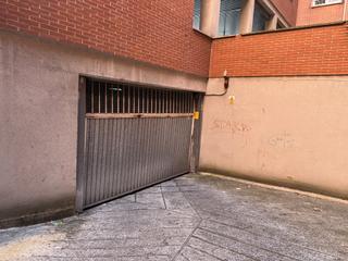 Parking coche en Martin Susaeta Kalea