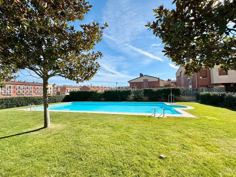 Foto 833fe1f6-8149-4525-90a1-f9d5fea31d4b. Reihenhaus mit parking pool in Crucero - Aquende Miranda de Ebro