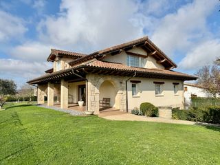 Xalet  Del monte bidea