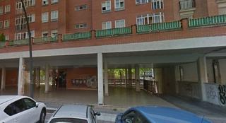 Parking coche en Juntas Generales Kalea