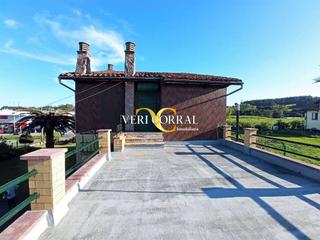 Casa a Bocines-Nembro-Cardo. Estupenda casa independiente de dos alturas a la entrada de luan