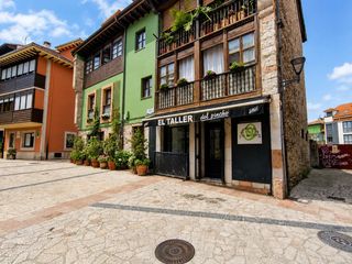 Locale commerciale  Barrio cotiello alto. Bar con terraza en el centro de llanes.