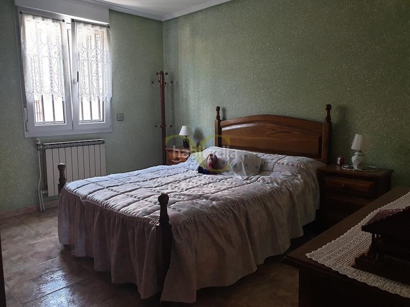 Foto 41b4ec13-09f9-452d-a3e1-0a4a410252e7. House with heating parking in Cabrales