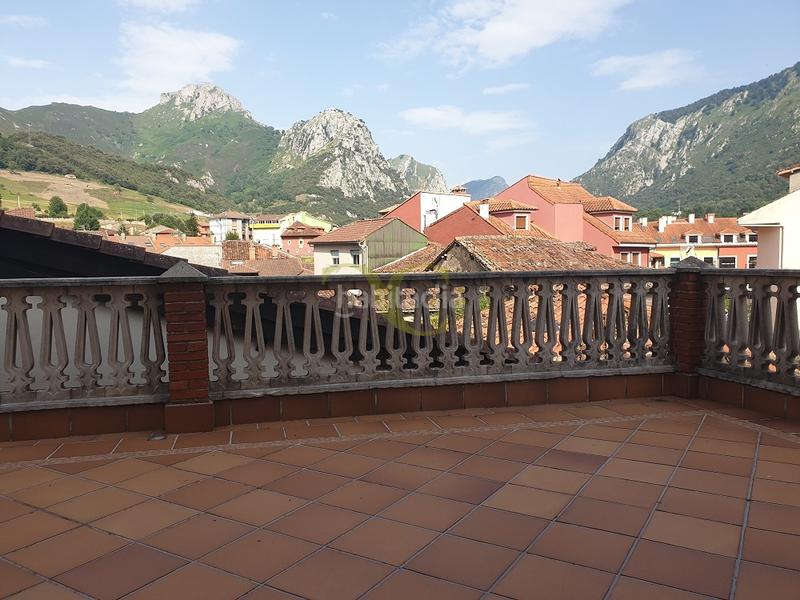 Foto 43be2e89-2741-40fa-8f95-1f874f36ee99. House with heating parking in Cabrales