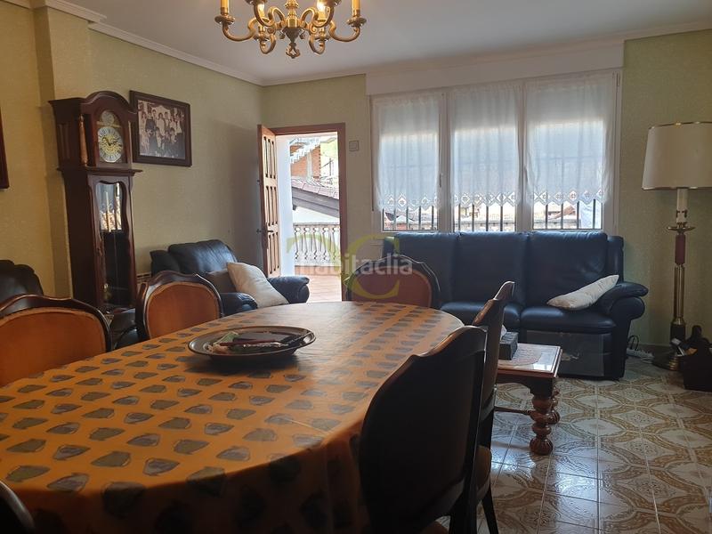 Foto 4e76f7b4-60ff-46f9-9c98-a77b76229a2c. House with heating parking in Cabrales