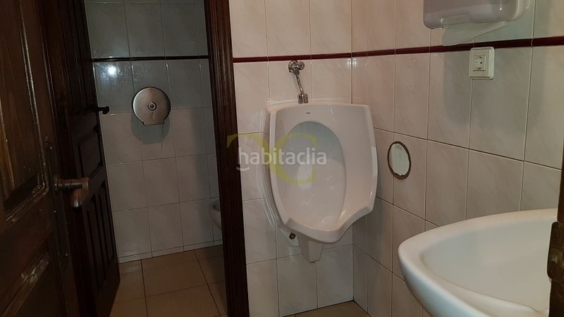 Foto f8dcb3e5-554b-44f6-a0ba-a4345732abba. Local comercial a Cabrales