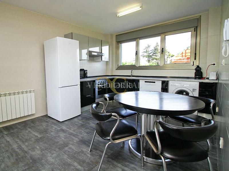 Foto ce3f8594-3432-45f3-b1a8-073cce01fa29. Chalet magnífico chalet en Somió. en Somió Gijón