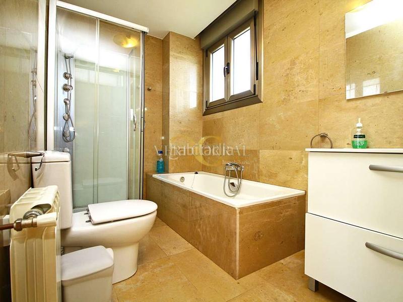 Foto e285db39-55ea-4d0c-bf79-3f57fbf398cd. Chalet magnífico chalet en Somió. en Somió Gijón