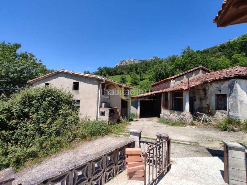 Foto 85acdc63-2ec2-41e4-b576-7cf7078ca7ff. Casa amb aparcament a Parres