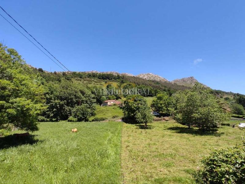 Foto a4d34cec-fb4e-4fed-9166-a2706b00ab61. Casa amb aparcament a Parres