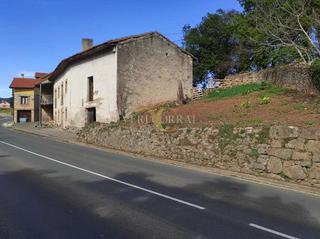 Casa  Caravia. Casa y cuadra para reformar en caravia.