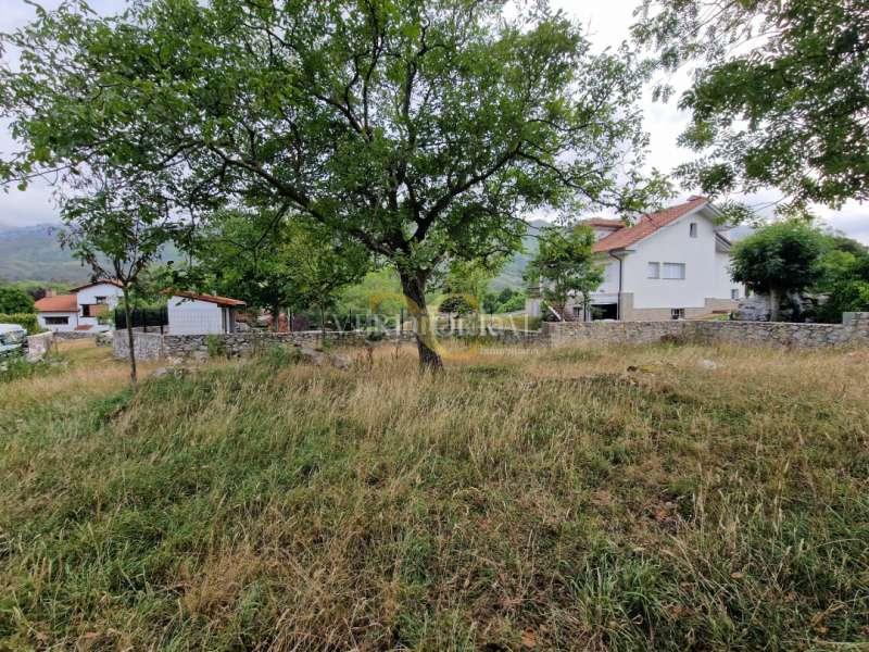 Foto a3d93d05-18b9-4cb1-9e4e-56fc7cae99b8. Terreny residencial a Llanes pueblo Llanes
