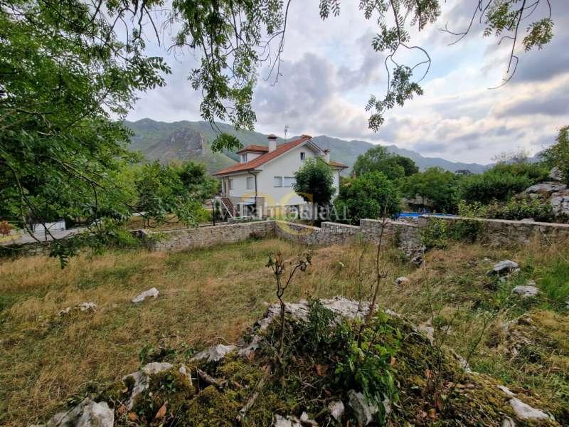 Foto ca2f0f6e-5213-4802-a74c-3ef6baabe43b. Terreny residencial a Llanes pueblo Llanes