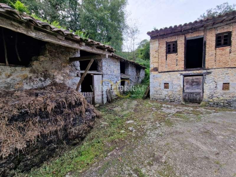 Foto 48b255a0-c19e-4058-947b-d824647525ad. Casa amb calefacció aparcament a Cué-San Roque-Andrín Llanes