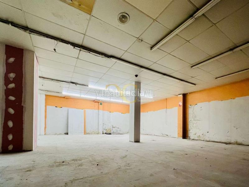 Foto 66b16ead-bf26-43a8-b9dc-cec38cb53b2e. Alquiler local comercial  de 500m en el barrio dEl Natahoyo. en Gijón