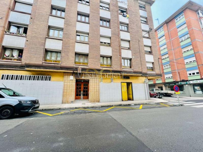Foto 6dfe2144-d9c1-4dc1-9e5a-df1752647349. Rent business premise in El Natahoyo Gijón