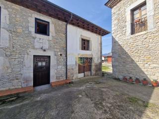 Casa  Barrio corral abajo. Exclusiva cuadra para reformar con terreno en la franca.