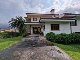Casa  Avenida de las gaviotas. Gran propiedad con vistas al mar.