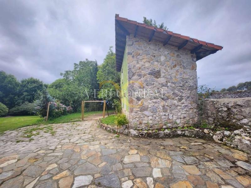Foto 0d3cf47b-ad26-4dc0-9cd7-d890c8fbc213. House with heating parking in Celorio-Poó-Parres Llanes