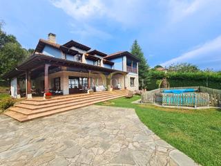 Xalet  Tereñes. Exclusiva vivienda con piscina a 5 minutos de la playa de santa