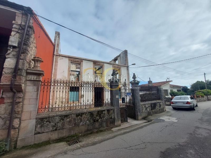 Foto 2a695218-3a8f-4173-9b13-730e08aaba90. Casa gran casa en rehabilitación para apartamentos turísticos junto a la playa. en Llanes