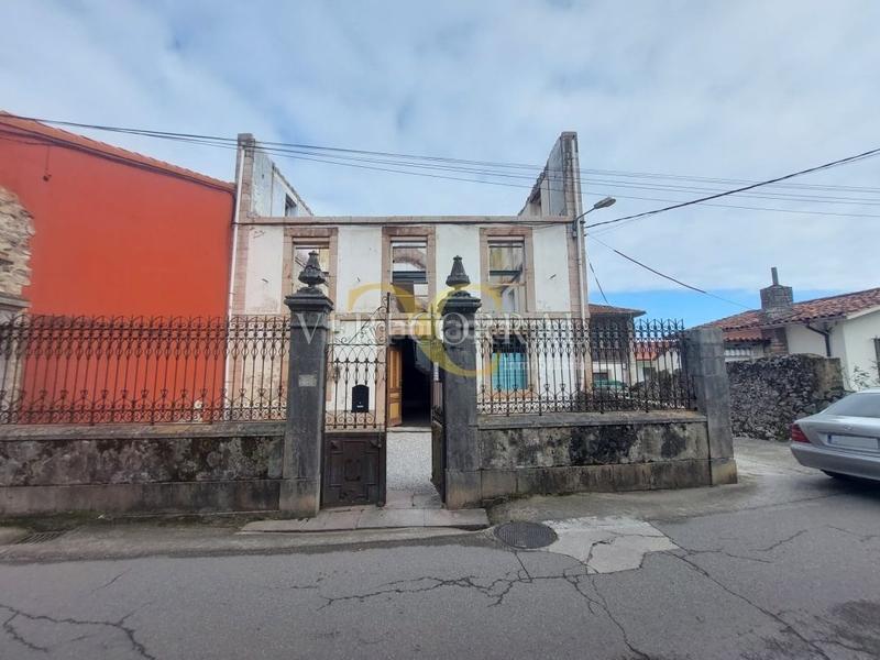 Foto 47f83524-ad8d-488c-ab98-00f024e1b249. Casa gran casa en rehabilitación para apartamentos turísticos junto a la playa. en Llanes