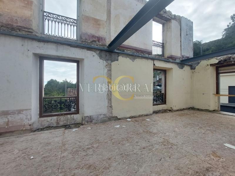 Foto 76dc7b2f-f6f5-45b3-b2d1-b1a466da350d. Casa gran casa en rehabilitación para apartamentos turísticos junto a la playa. en Llanes