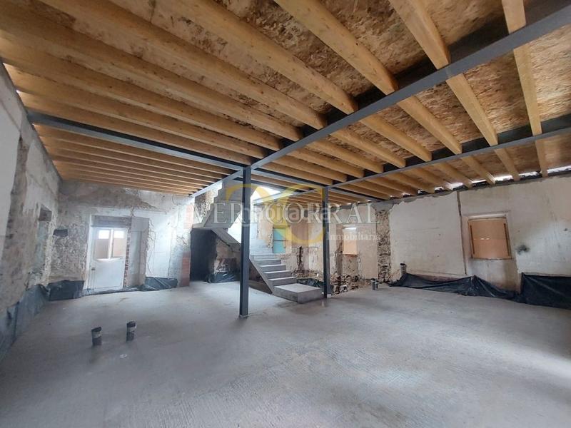 Foto be84fa01-71b4-4fcf-a5c1-853c1bb61610. Casa gran casa en rehabilitación para apartamentos turísticos junto a la playa. en Llanes