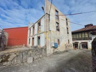 Casa  Cué. Gran casa en rehabilitación para apartamentos turísticos junto a