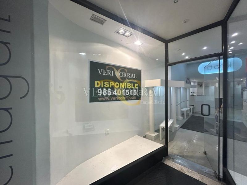 Foto 784da199-753e-4546-8f83-ee55cc2c674a. Location local commercial dans Parque San Francisco - Uría Oviedo