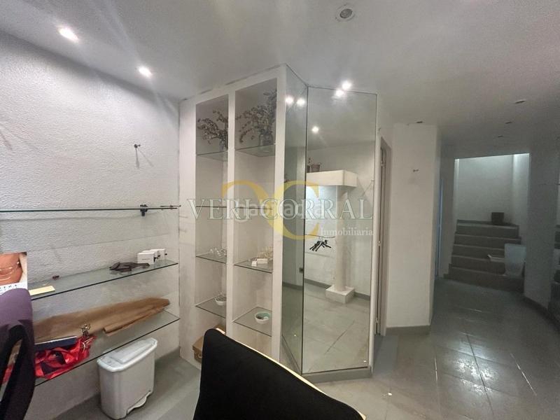 Foto 92886c50-6706-417e-9949-fa5f96cb4077. Location local commercial dans Parque San Francisco - Uría Oviedo