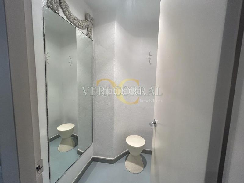 Foto e2dcf5f8-d1ec-4bac-8975-a5670915daf1. Location local commercial dans Parque San Francisco - Uría Oviedo