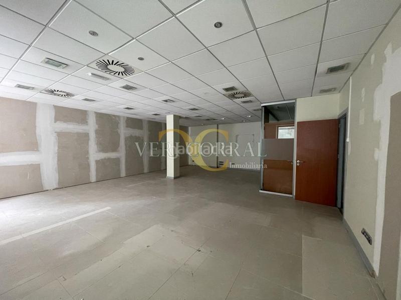 Foto 2dc02d65-081a-46de-8dd4-19cdcda10835. Rent business premise in Buenavista Oviedo