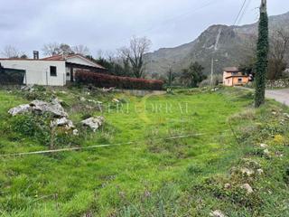Terrain résidentiel  Soberrón. Finca edificable a 4 kilómetros de llanes, perfecta para una viv