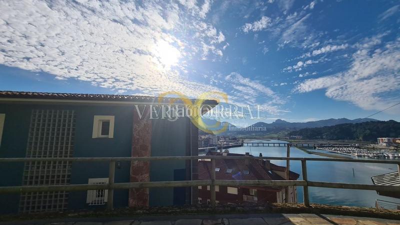 Foto 2015f259-9ac9-4f57-ac08-af77e621a9ae. Édifice dans Ribadesella