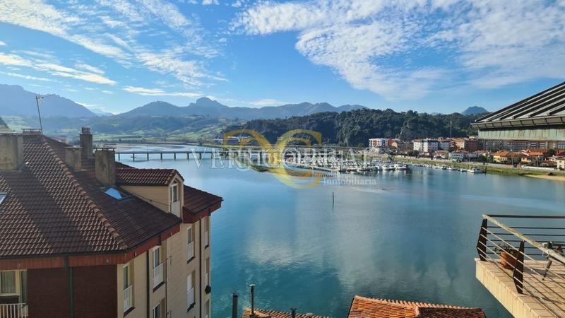 Foto 86fc519b-d4c7-4586-85dd-1a3e899faeed. Édifice dans Ribadesella