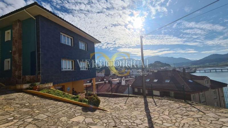 Foto 96ed6612-a2e4-4e2b-ab03-3bd4a5fd9e69. Édifice dans Ribadesella