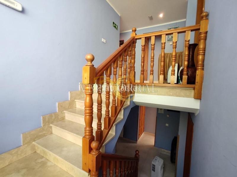 Foto f741e28b-41e6-484d-8bfc-eee0f5b318db. Édifice dans Ribadesella