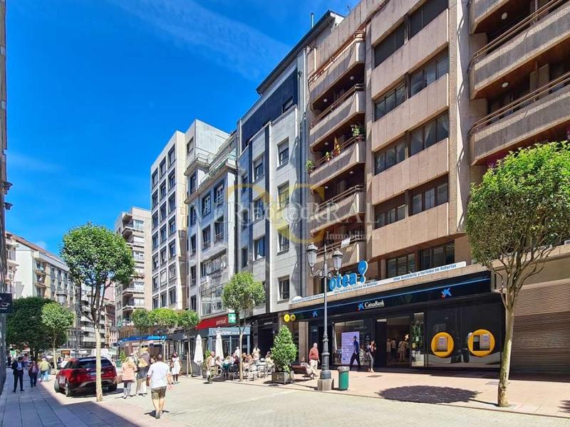 Foto 9e033ac7-555e-4234-93d3-6fd733f02899. Piso  señorial en el centro . en Salesas - Foncalada - Campoamor Oviedo