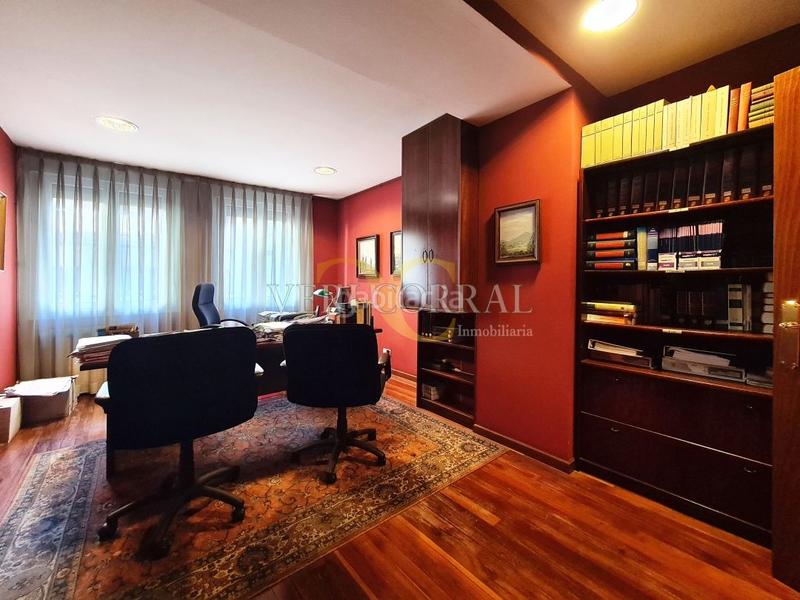 Foto dbd8b15c-5633-438a-b013-7cdae54a18ab. Piso  señorial en el centro . en Salesas - Foncalada - Campoamor Oviedo