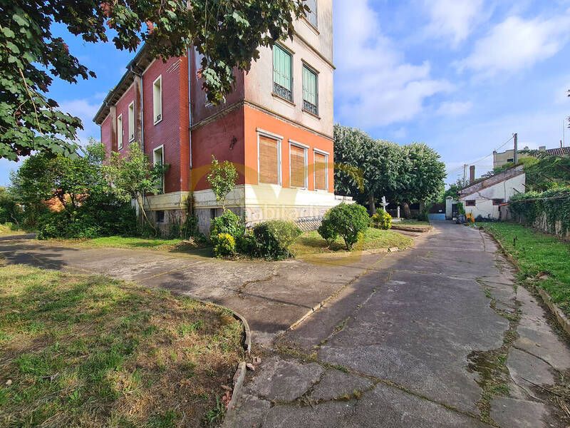 Foto bebbc313-2407-4646-8efb-910429966bab. Casa amb aparcament a La Guía Gijón
