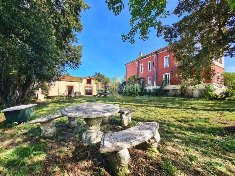 Foto d17c50d6-a01c-4525-993c-95a89b76bd32. Casa amb aparcament a La Guía Gijón