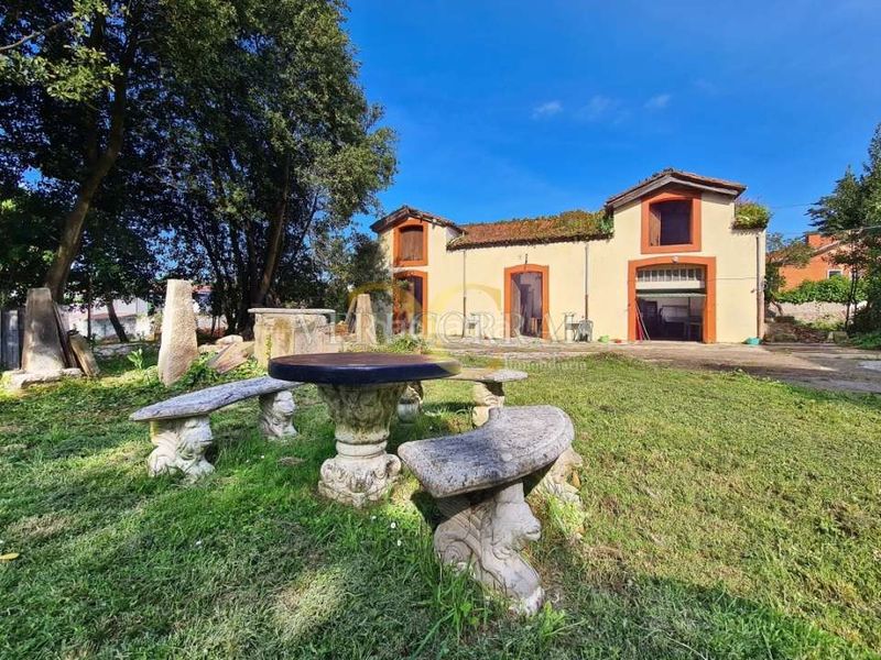 Foto f288badd-8075-4e32-982f-d49e580c5330. Casa amb aparcament a La Guía Gijón